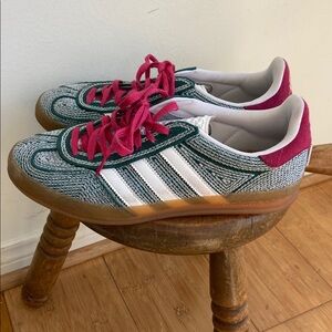Adidas The Brand With The Three Stripes Size 8.5/42 Forrest Green Berry